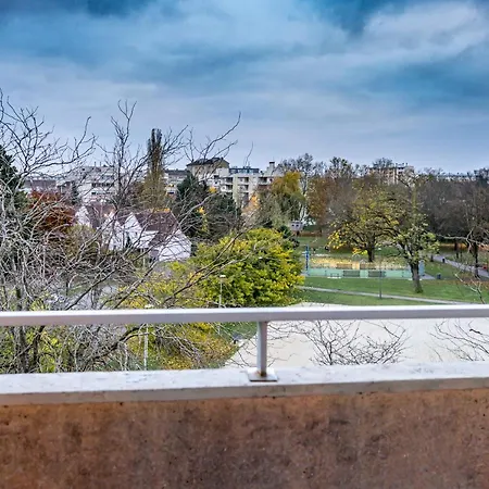 Bella Luna Iii - Elégant Centre - Parking Gratuit - Wifi Ultra Rapide-appareil Massage-netflix-jeu Société Appartamento Troyes