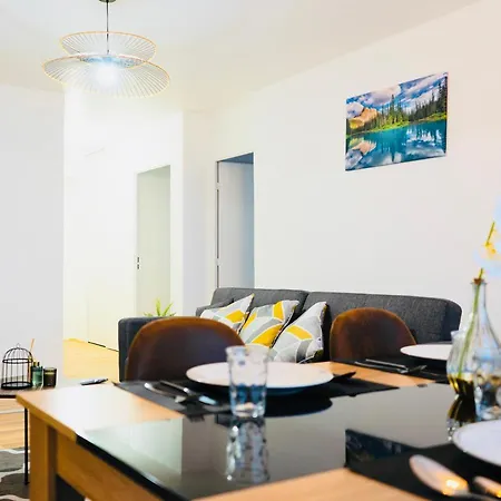 Bella Luna Iii: Elegant Center With Free Parking Apartment Troyes