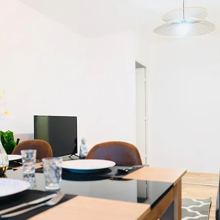 Appartamento Bella Luna Iii - Elégant Centre - Parking Gratuit - Wifi Ultra Rapide-appareil Massage-netflix-jeu Société